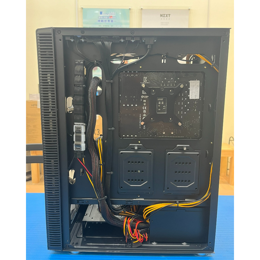 客製化⑮ (i5-14400F/16G*2/500GB+1TB SSD/RTX4060)