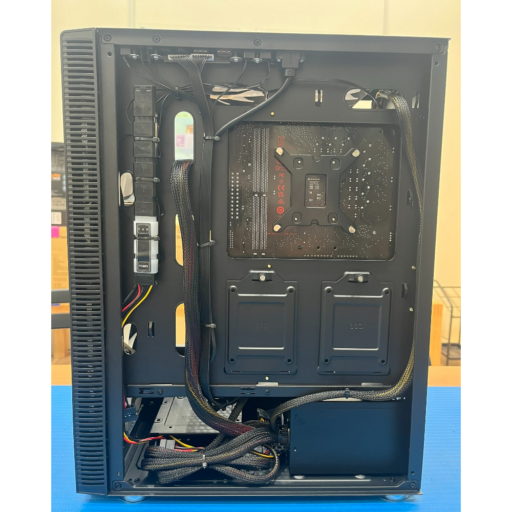 客製化⑱ (i7-14700F/16G*2/500GB+2TB SSD/RTX4070/一體式水冷360)