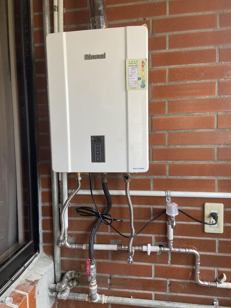 台北水電【迅霆水電】恆溫熱水器安裝，網友5星好評推薦！新北水電、桃園水電 、大安區水電推薦