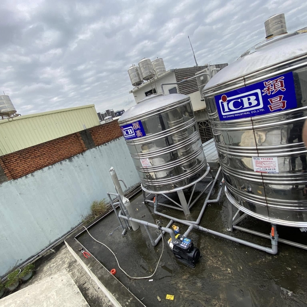 台北水電【迅霆水電】水塔安裝，網友5星好評推薦！台北水電、新北水電、樹林水電推薦、水塔清洗