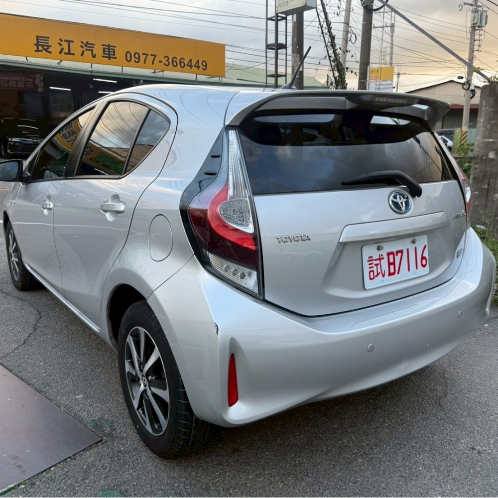 2021年 TOYOTA PRIUS C 1.5 油電 售32萬8