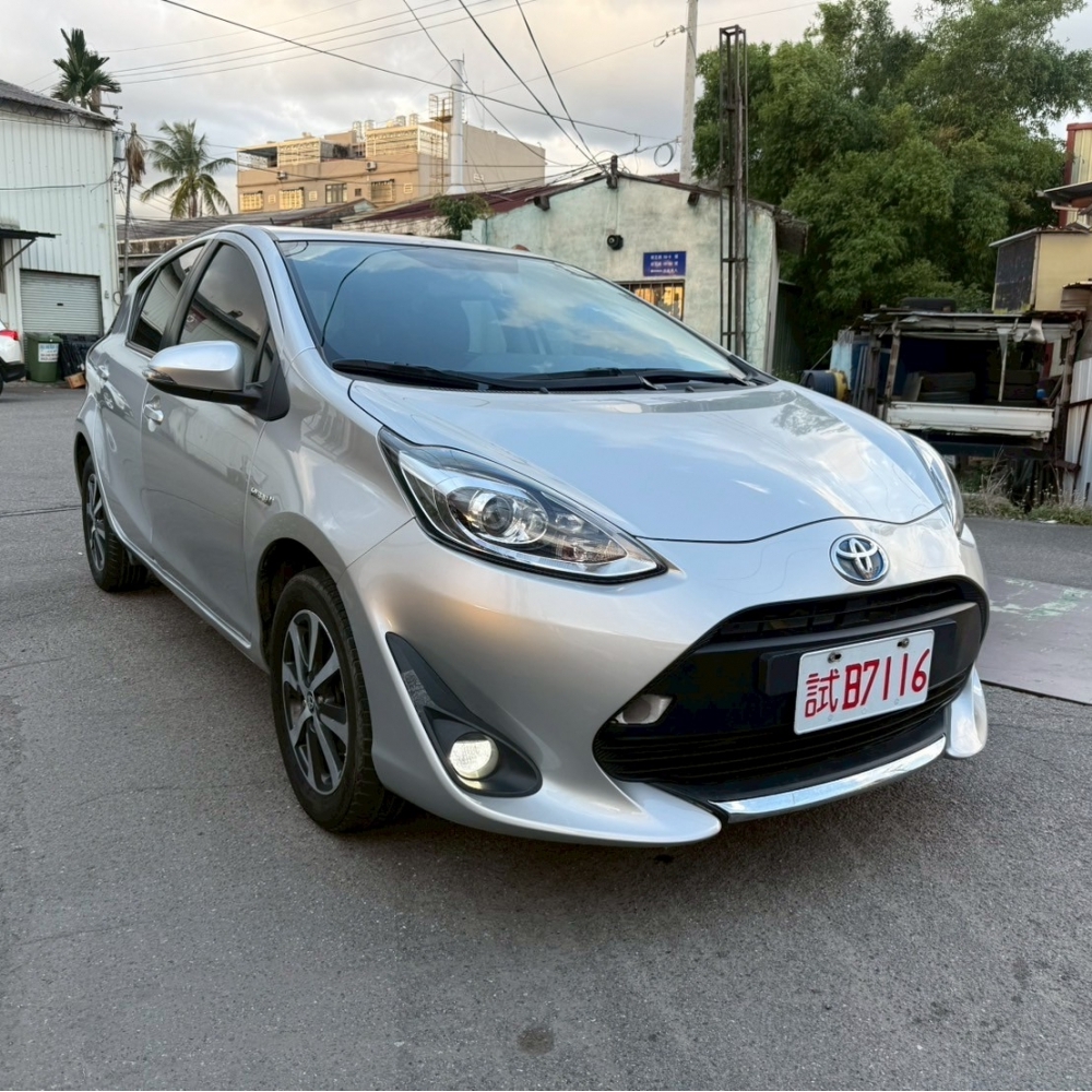 2021年 TOYOTA PRIUS C 1.5 油電 售32萬8