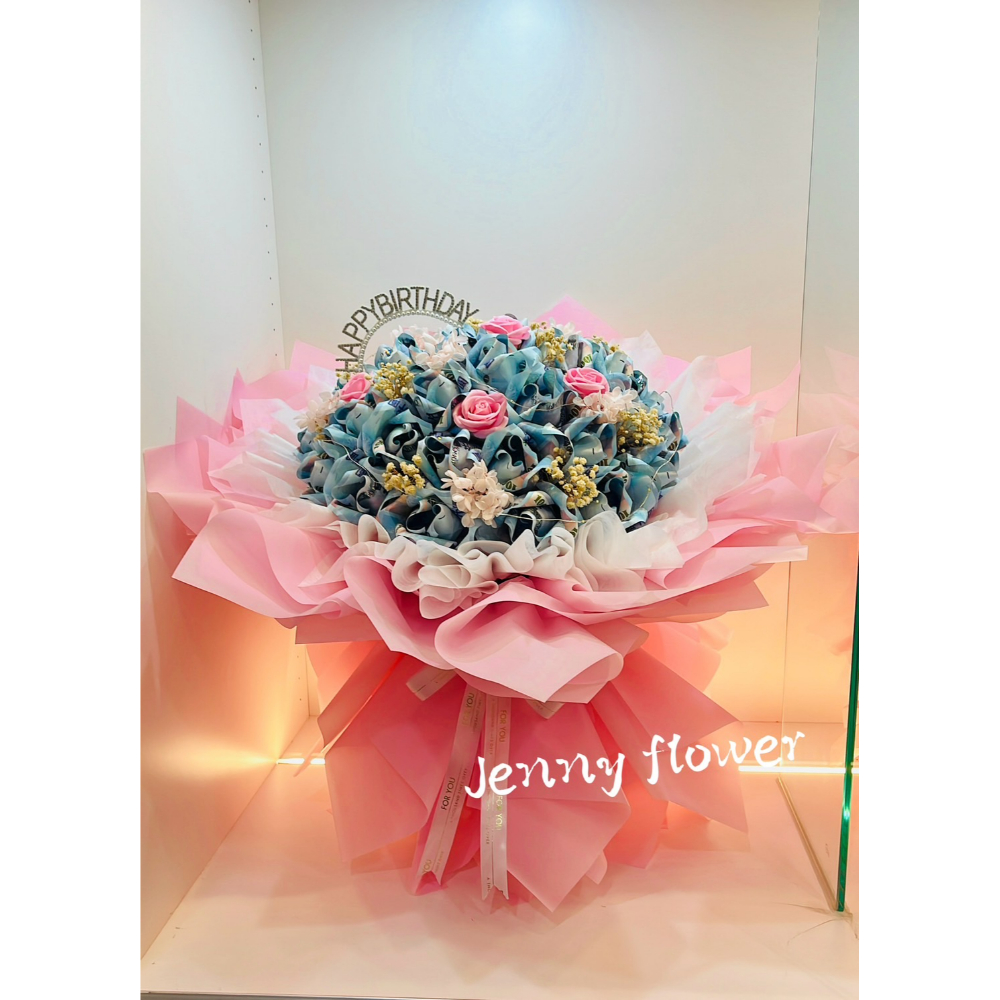 33朵鈔票花束+香皂花+乾燥滿天星