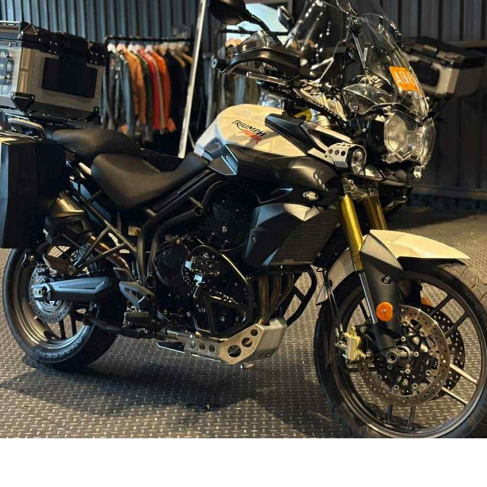 12/14  Triumph Tiger800 總代理