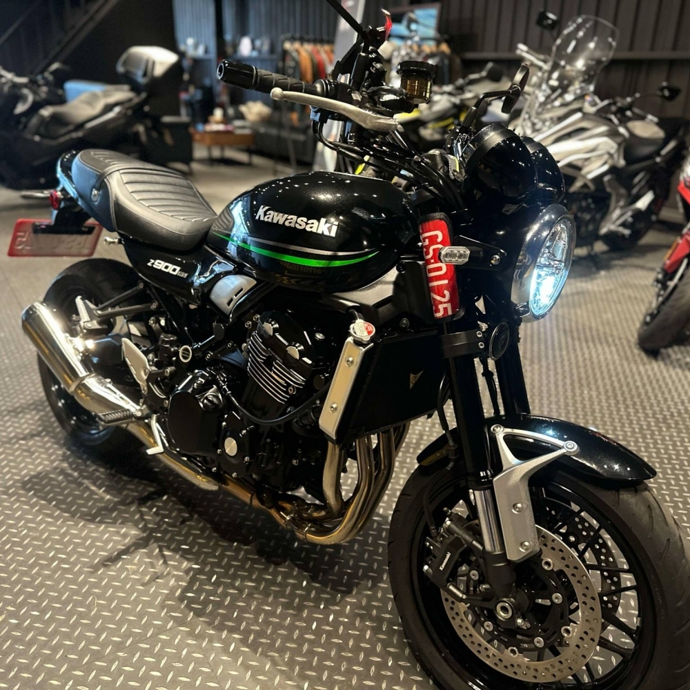 21/21 Kawasaki Z900RS 總代理