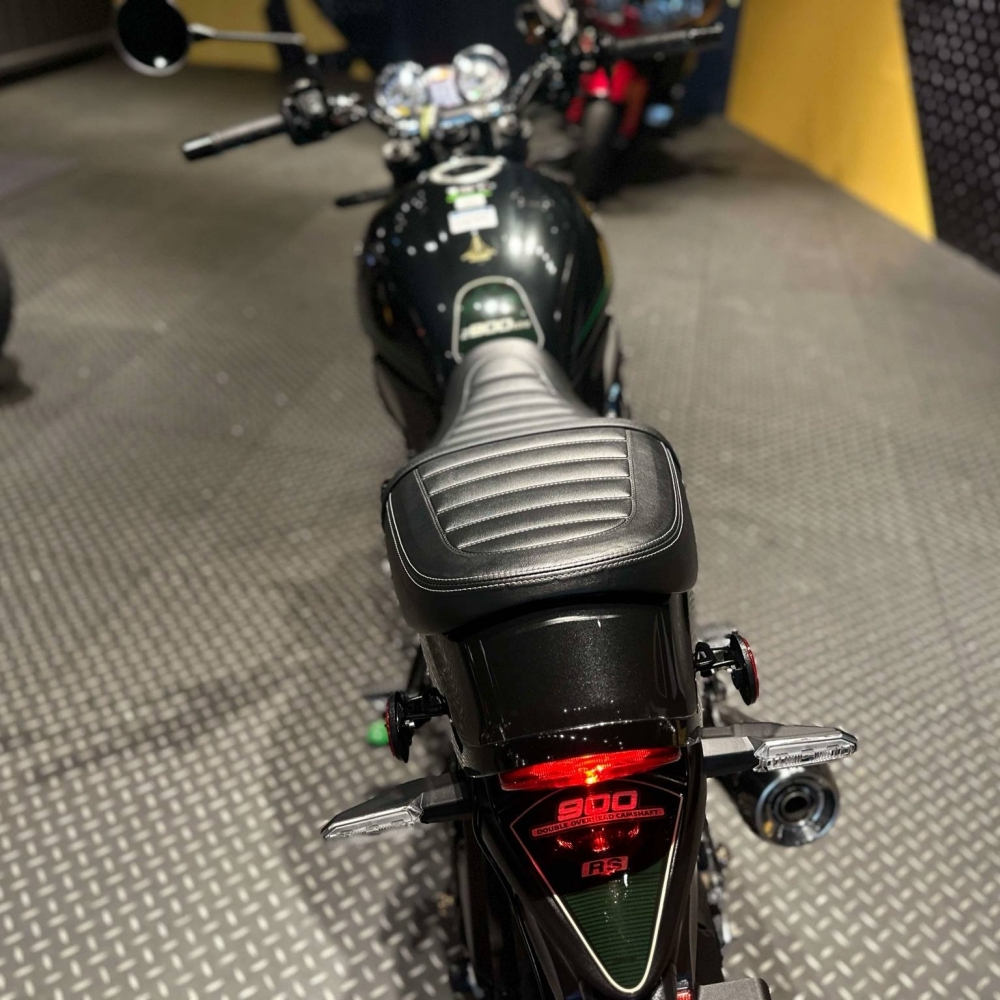 21/21 Kawasaki Z900RS 總代理