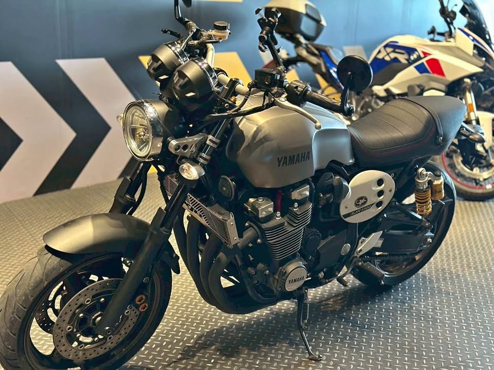 2015 YAMAHA XJR1300 