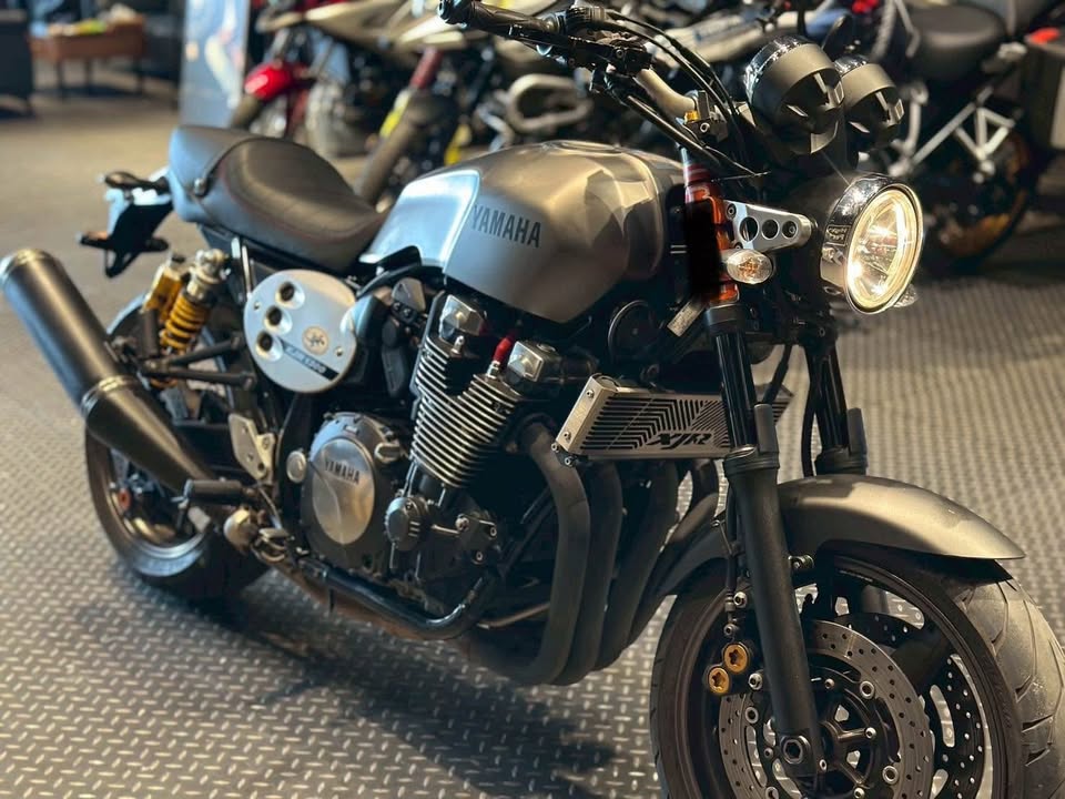 2015 YAMAHA XJR1300 