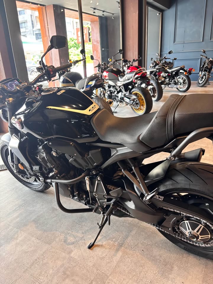 HONDA CB1000R+ ABS TCS