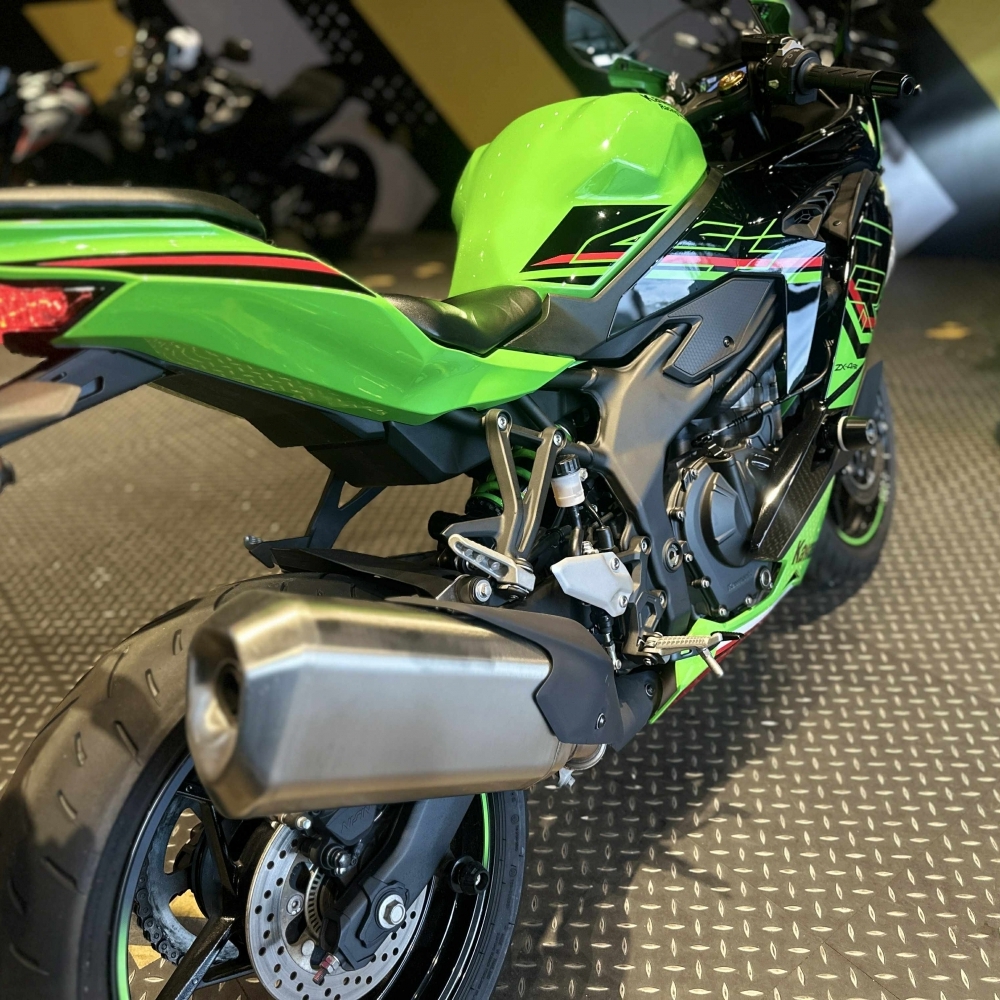 24/24 Kawasaki ZX4RR 總代理