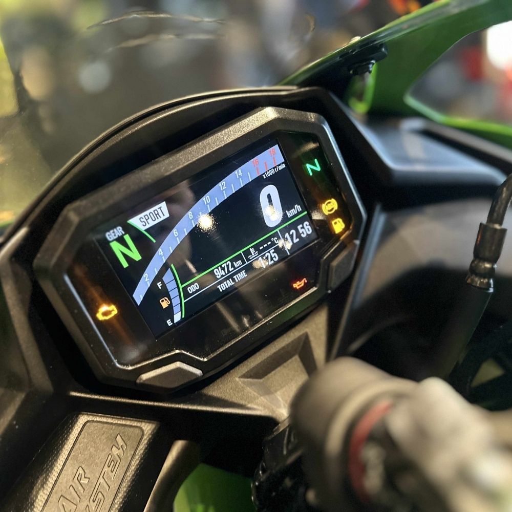 24/24 Kawasaki ZX4RR 總代理