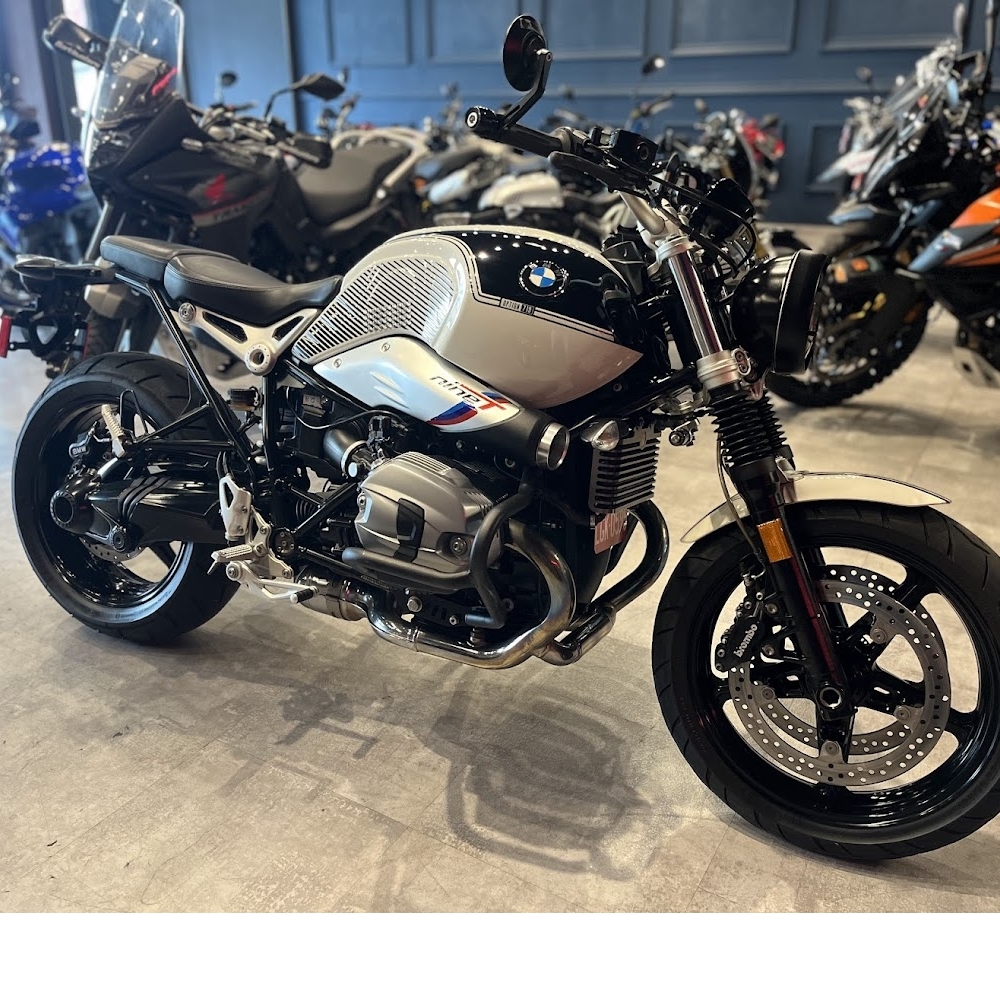 19/20 BMW R9T PURE 汎德公司車 