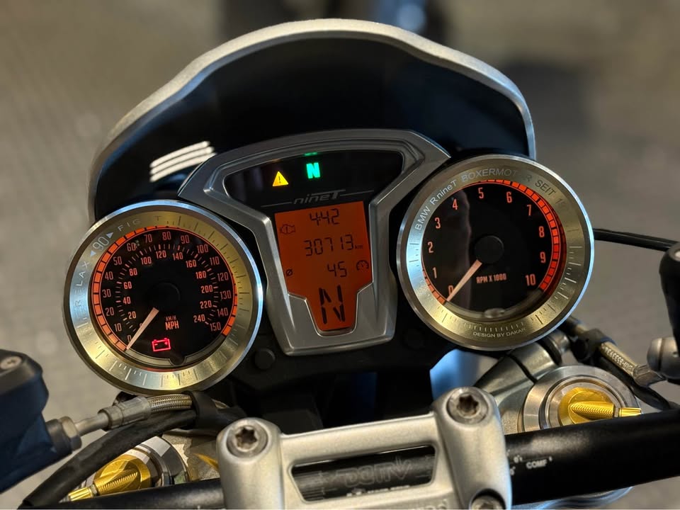 14/15 BMW R9T  汎德公司車 