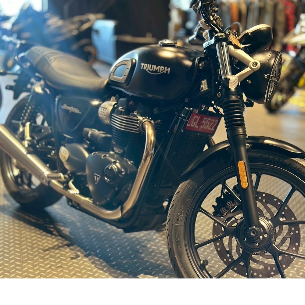 18/19 Triumph Street Twin 900 黑色 總代理