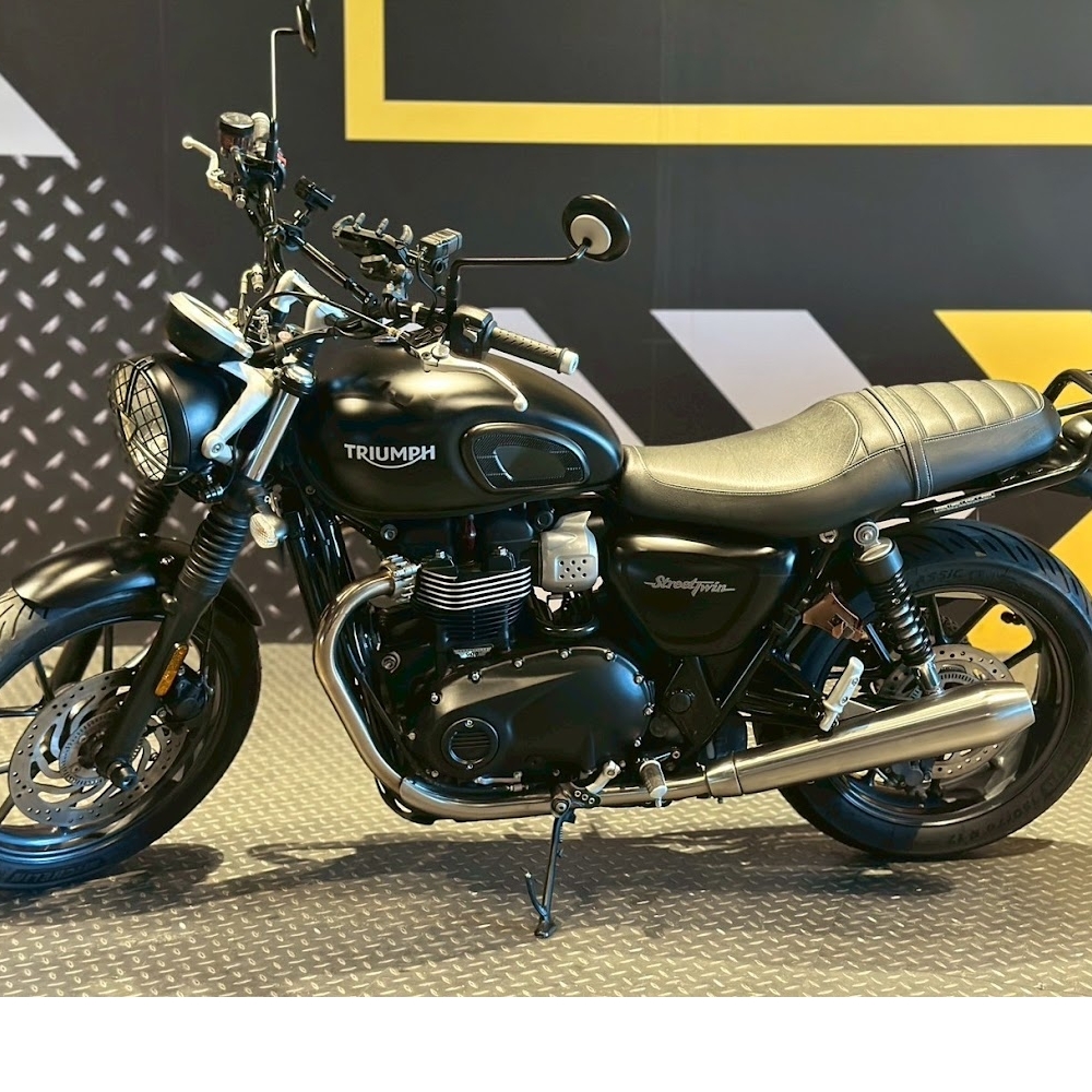 18/19 Triumph Street Twin 900 黑色 總代理