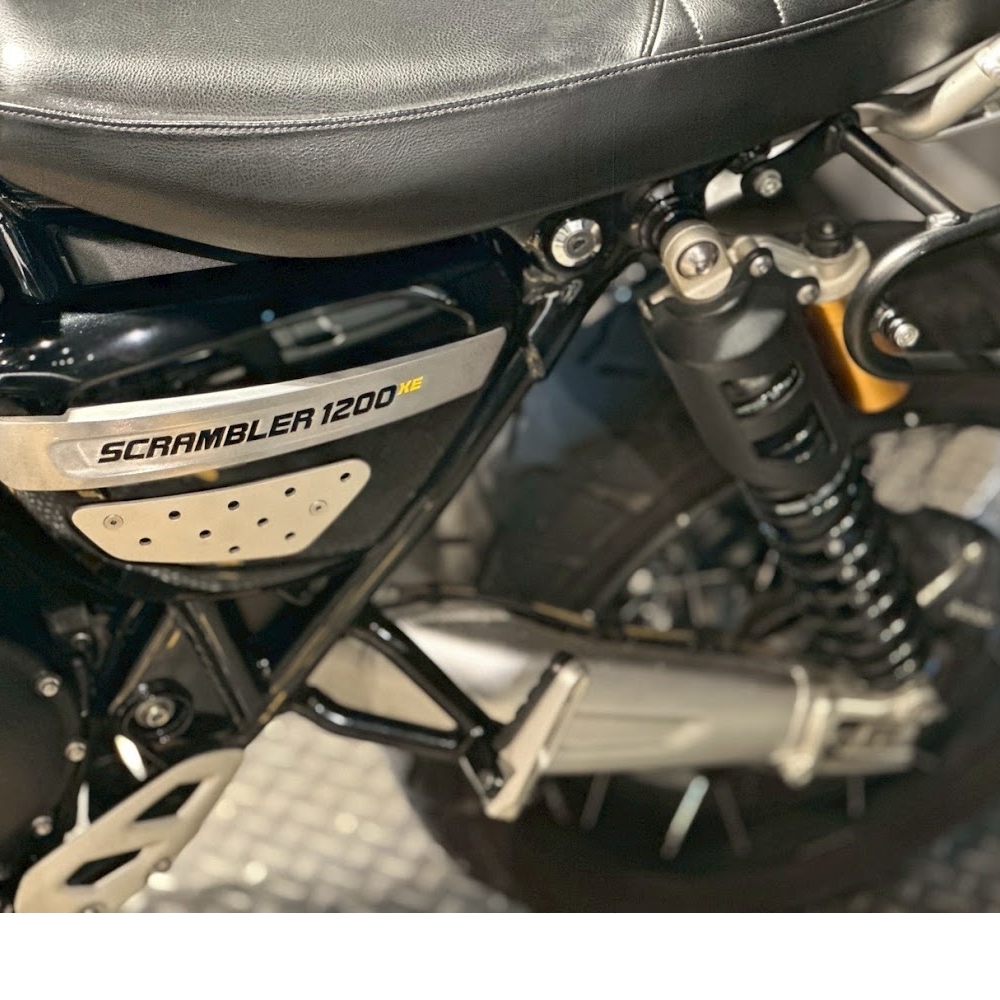 19/20 Triumph Scrambler 1200 XE 合法ZARD