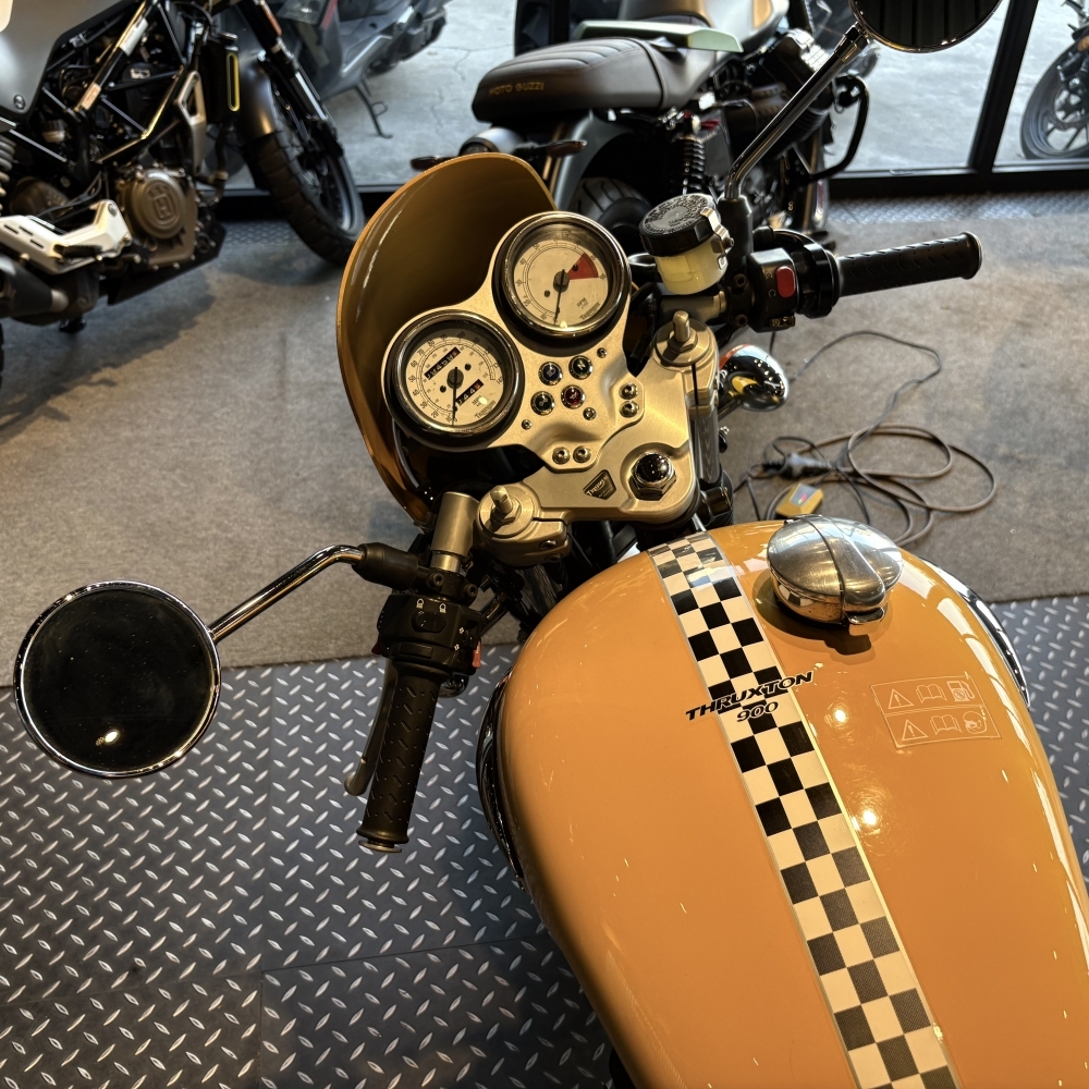 Triumph Thruxton 900 化油版（總代理）