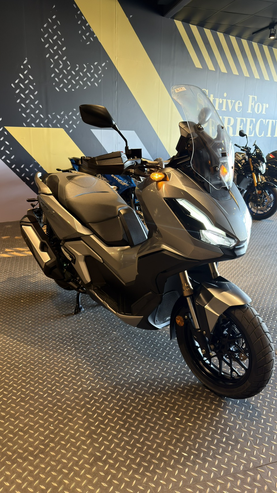 HONDA ADV3
