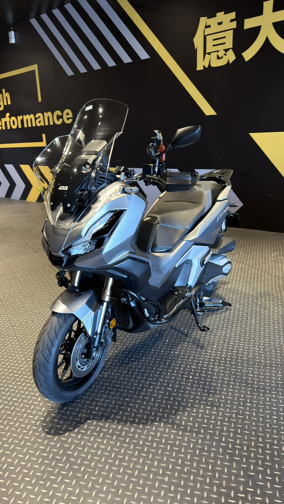 HONDA ADV3