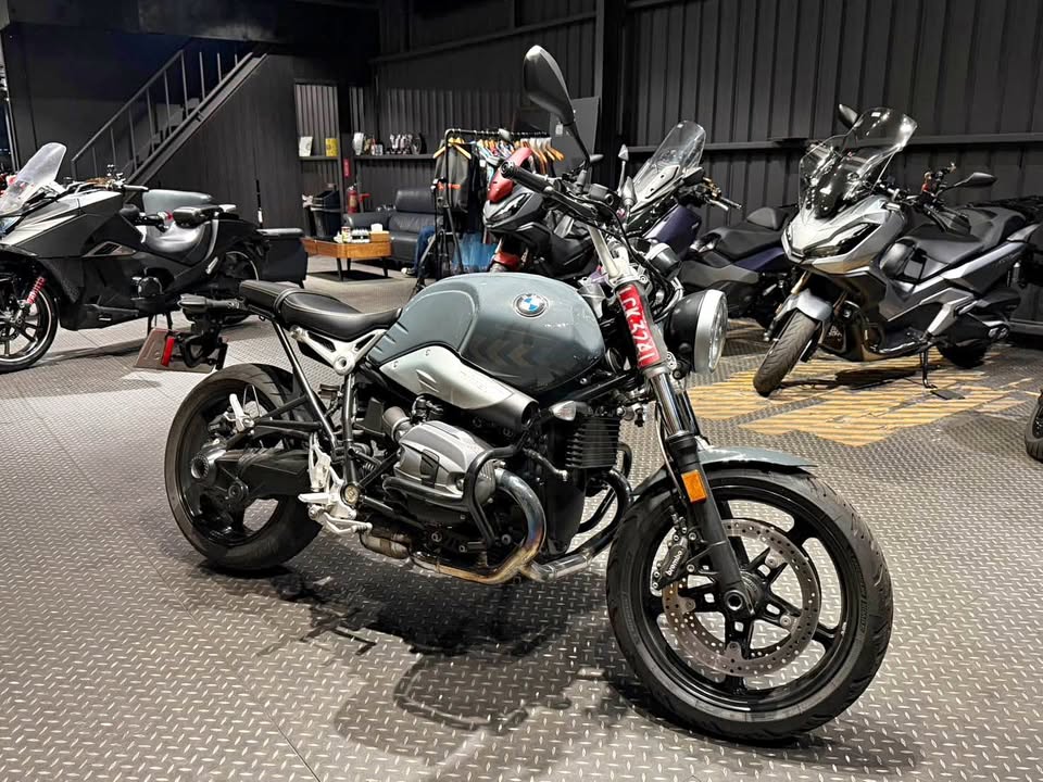 2020 BMW R