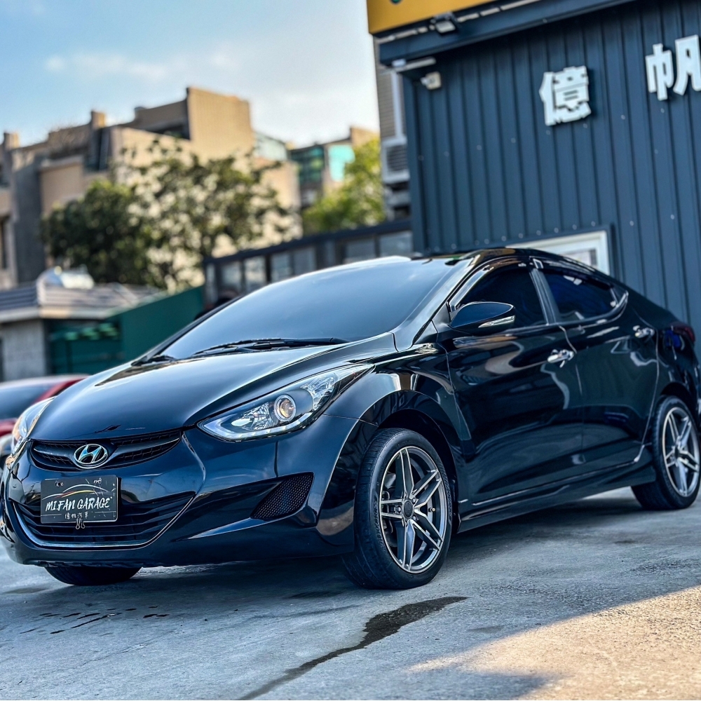 2013 現代 ELANTRA 1.8L 原版認證 跑12萬 改安卓機/排氣管/鋁圈