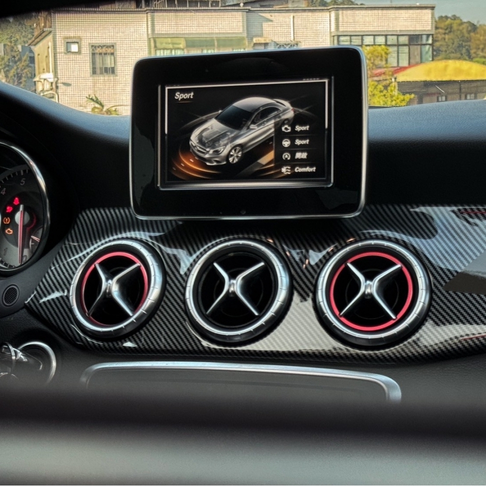 2015 M-BENZ CLA250 AMG PLUS 跑11萬m 原版認證