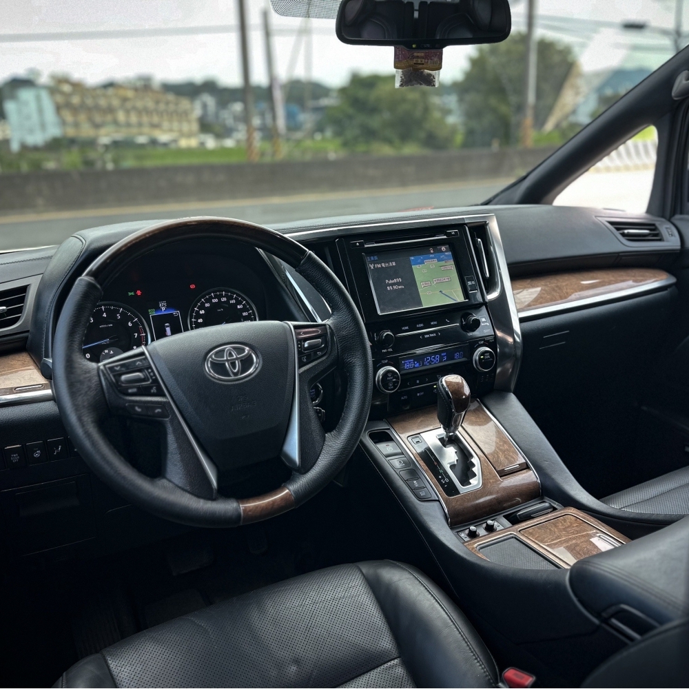 2017 TOYOTA ALPHARD 3.5L 
