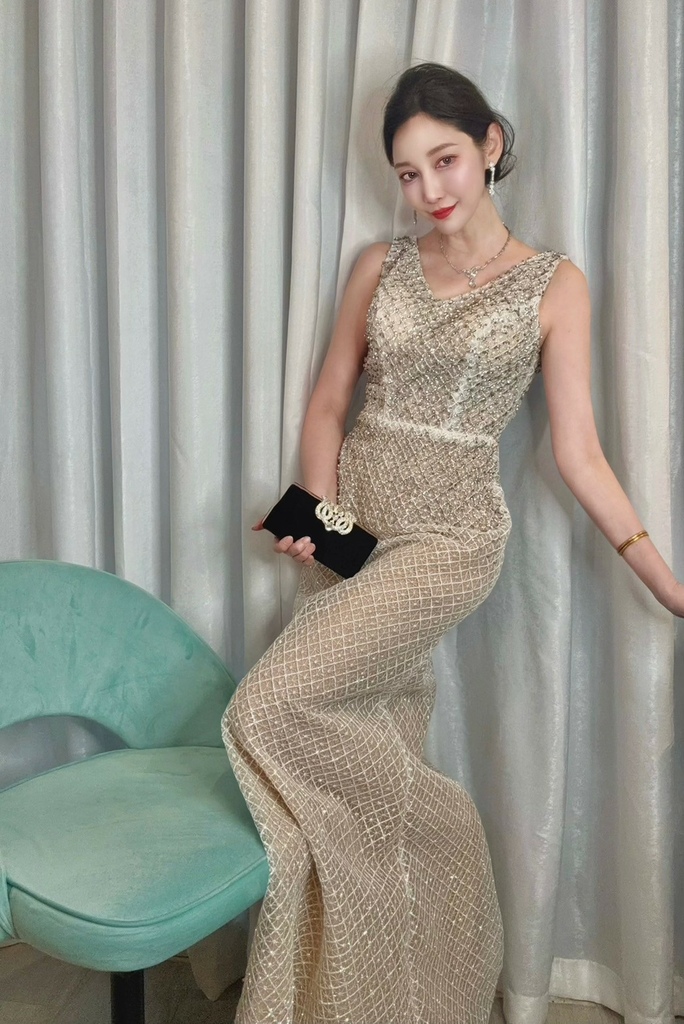 優雅簡約小V領修身禮