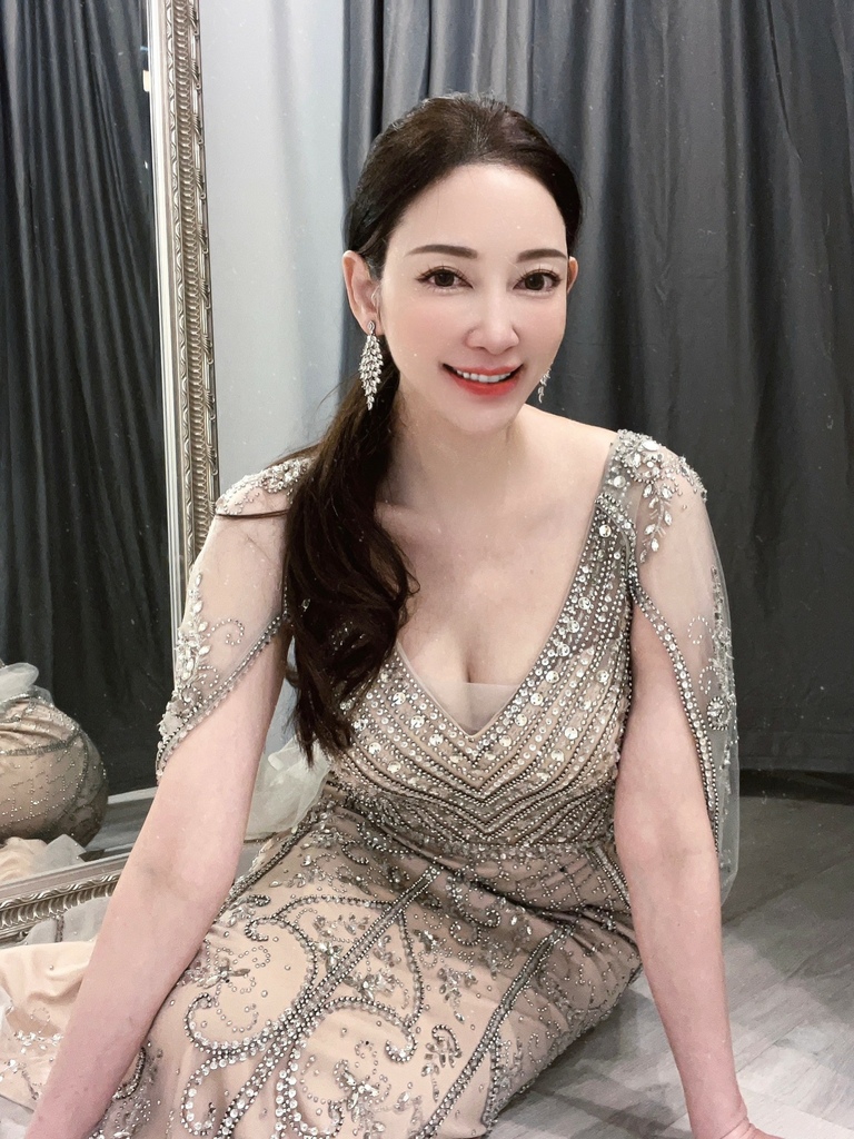 Your Love 侑樂精品禮服 台中媽媽禮服出租 婚宴禮服 Your Love 侑樂精品禮服 台中媽媽禮服出租 婚宴禮服