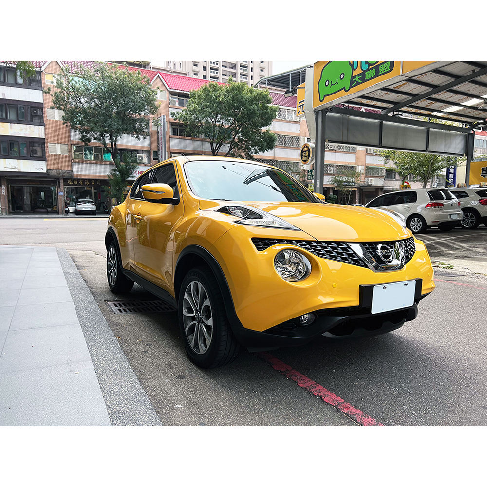 [售出]2017年 Nissan Juke 1.6 CVT/淺黃色/里程數4.4萬