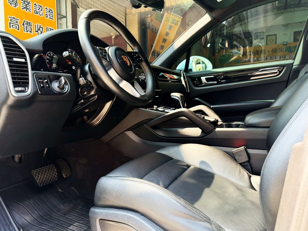 2018 PORSCHE Cayenne