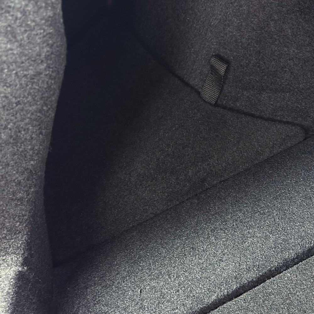 Model Y 後備箱兩側儲物桶(含蓋)