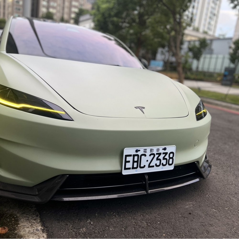 煥新3 黃金眼日行燈