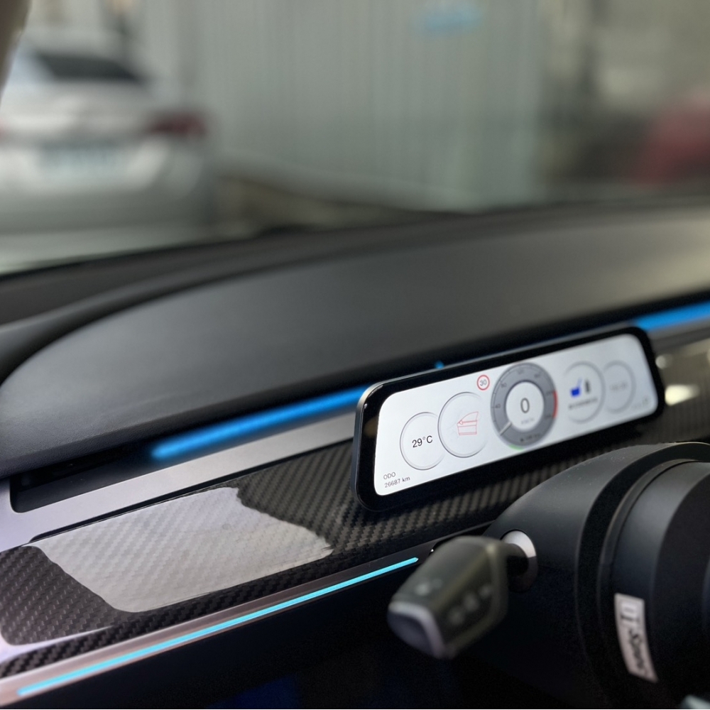 Model 3 全車鐳雕專用氣氛燈