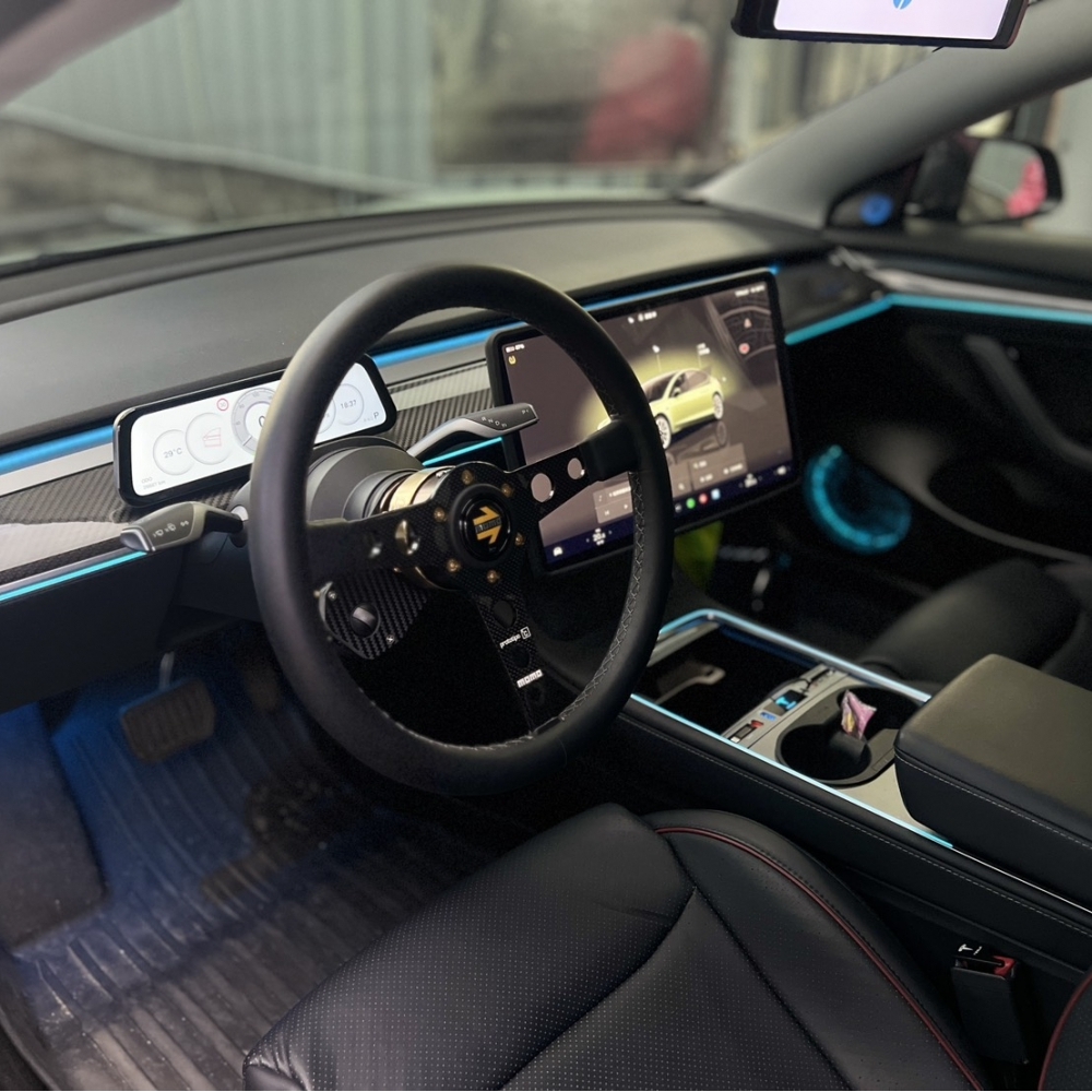 Model 3 全車鐳雕專用氣氛燈