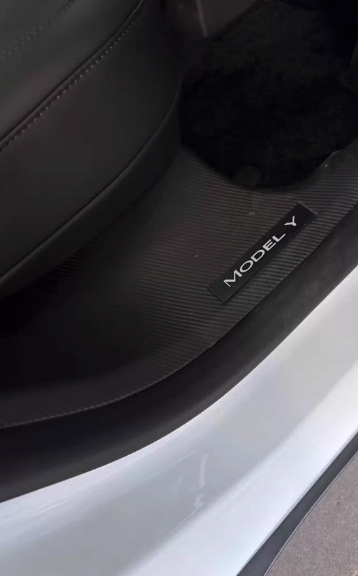 Model Y 車門門檻條