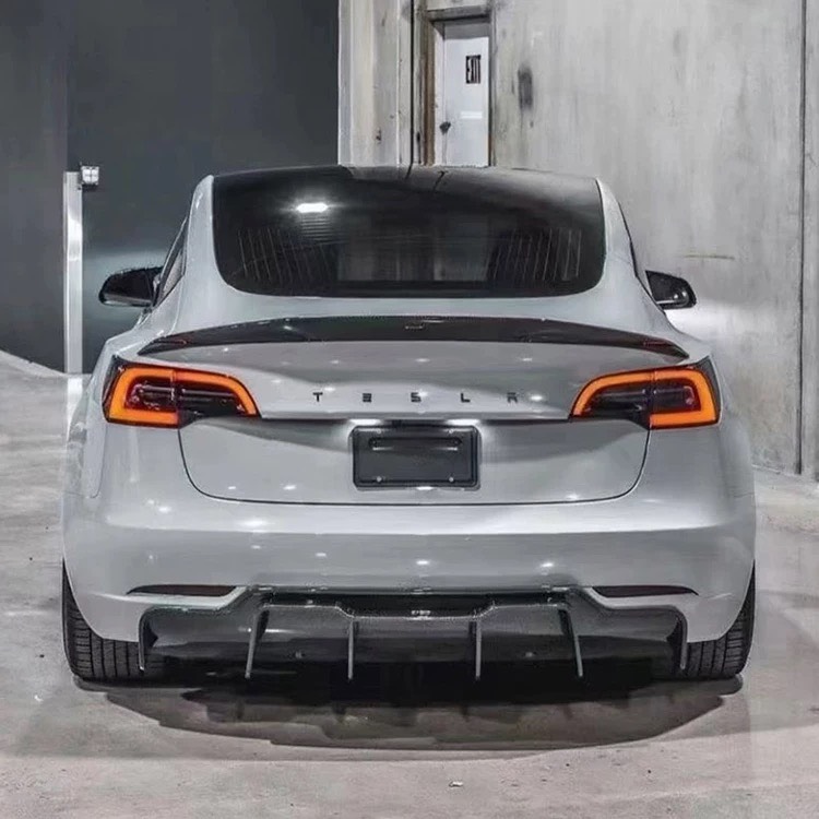 Model 3 V款 後下巴-乾碳